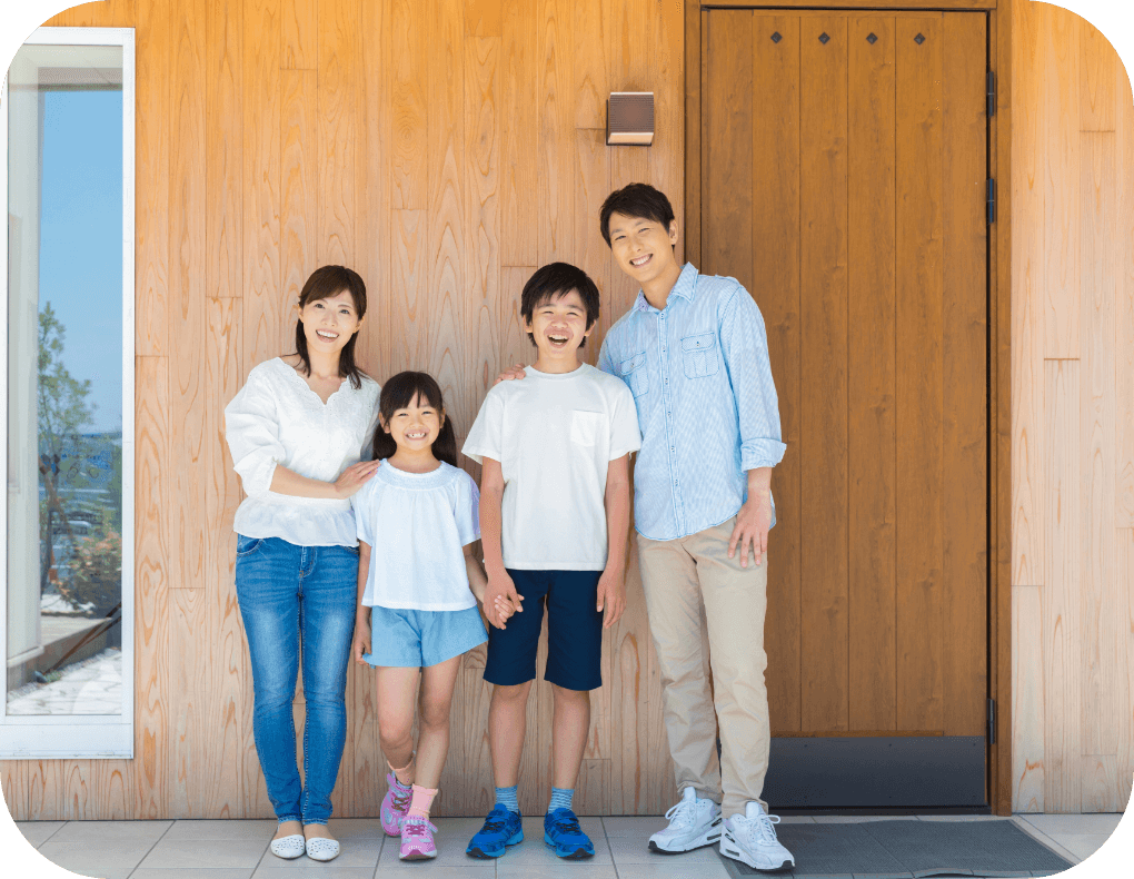 玄関に並ぶ家族の写真